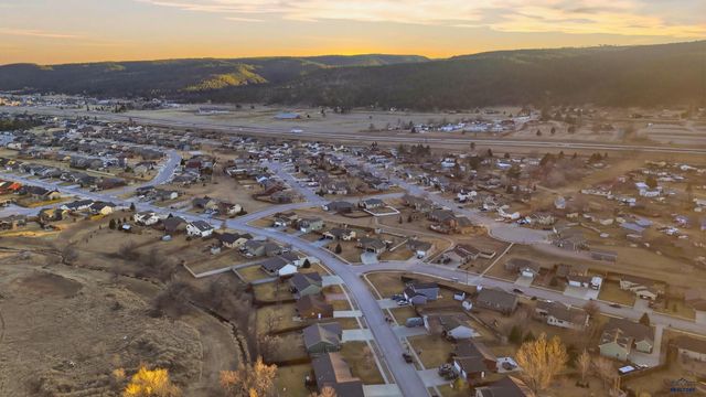 14923 GLENWOOD DR, Summerset, SD 57718