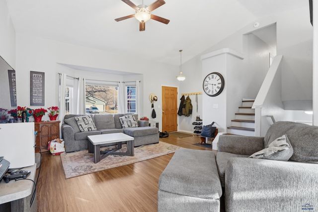 14923 GLENWOOD DR, Summerset, SD 57718