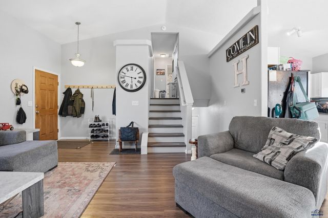 14923 GLENWOOD DR, Summerset, SD 57718