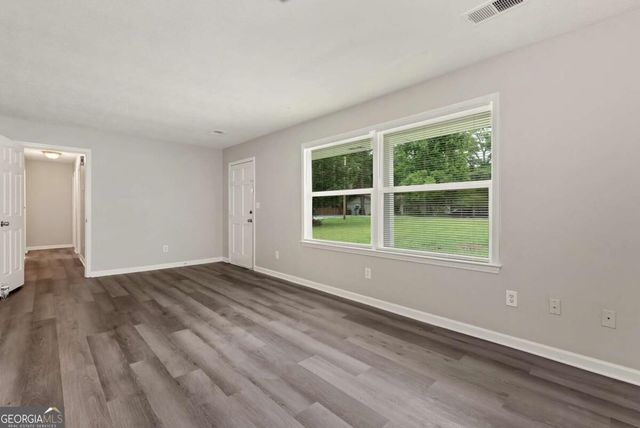 649 Oakland Way, Lawrenceville, GA 30044