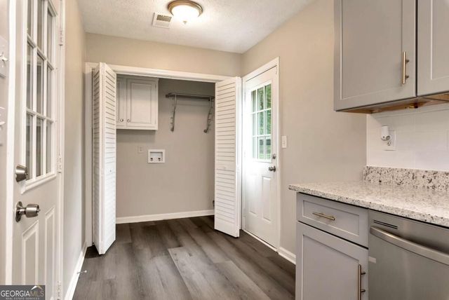 649 Oakland Way, Lawrenceville, GA 30044