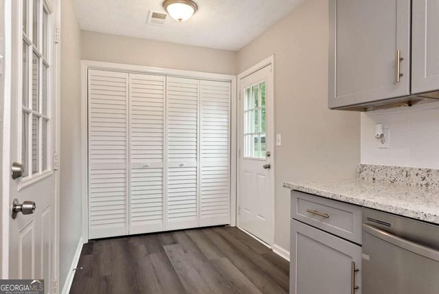 649 Oakland Way, Lawrenceville, GA 30044
