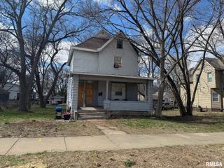 1823 1825 LINN Street, Peoria, IL 61604