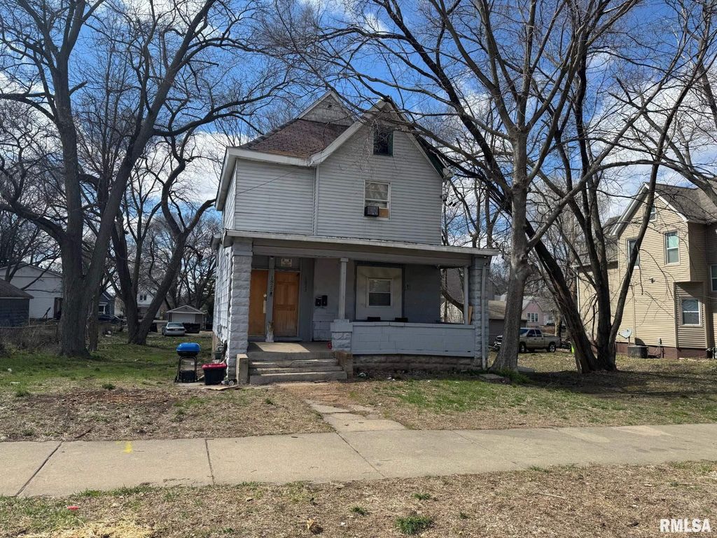 1823 1825 LINN Street, Peoria, IL 61604