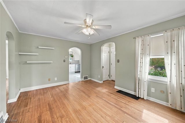 5608 Stickney Avenue, Cleveland, OH 44144