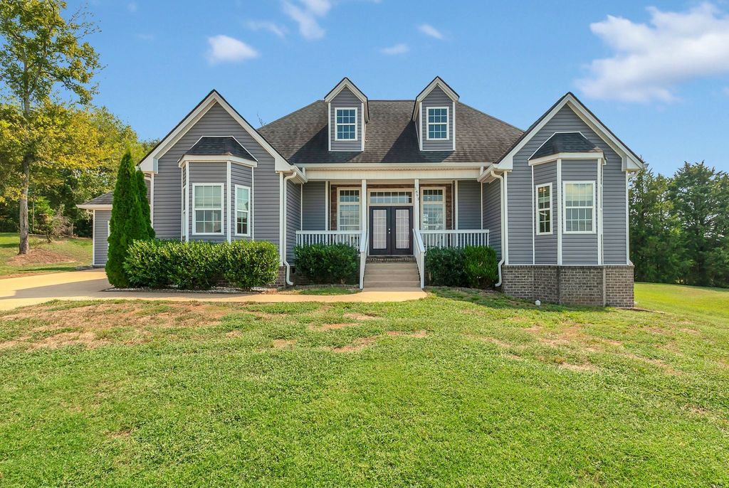1893 Sheffield Ln, Columbia, TN 38401