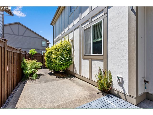 11986 Sw SURREY St, Wilsonville, OR 97070