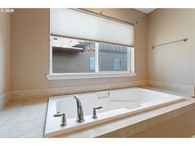 11986 Sw SURREY St, Wilsonville, OR 97070