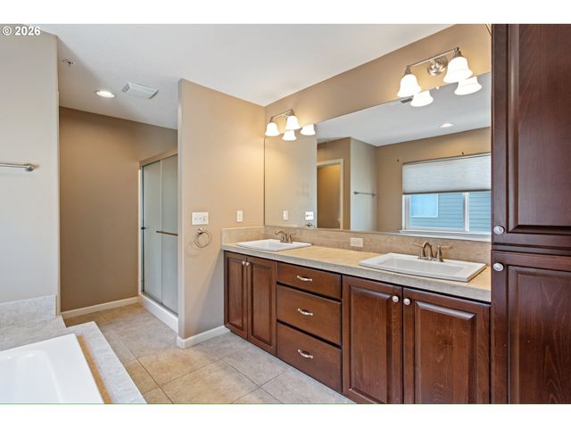 11986 Sw SURREY St, Wilsonville, OR 97070