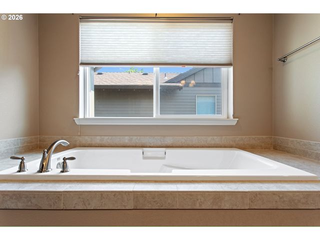 11986 Sw SURREY St, Wilsonville, OR 97070