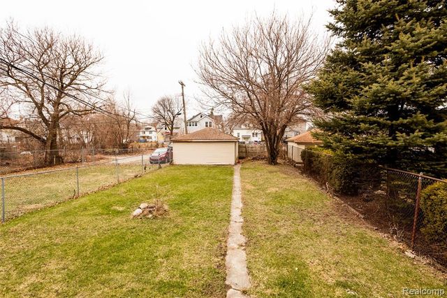 251 California Street, Highland Park, MI 48203