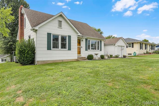 704 W 9th Street, Washington, MO 63090