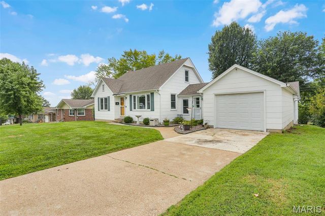 704 W 9th Street, Washington, MO 63090