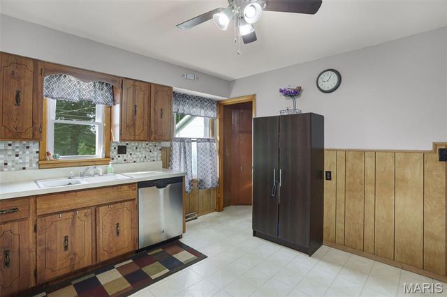 704 W 9th Street, Washington, MO 63090