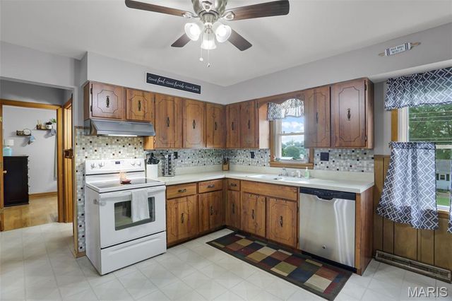 704 W 9th Street, Washington, MO 63090