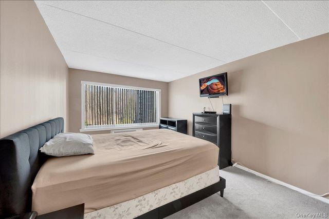 400 High Point Drive PH6, Hartsdale, NY 10530