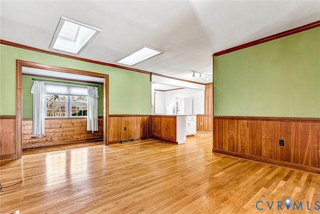 912 Forestview Dr, Colonial Heights, VA 23834