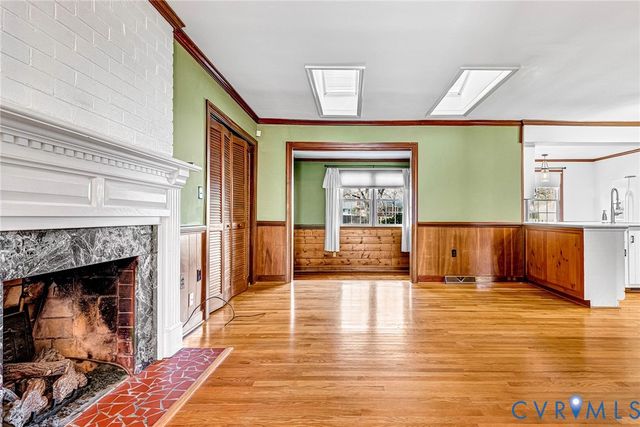 912 Forestview Dr, Colonial Heights, VA 23834