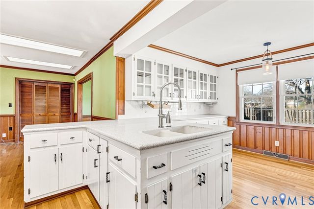 912 Forestview Dr, Colonial Heights, VA 23834