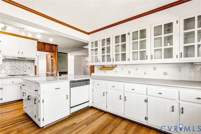 912 Forestview Dr, Colonial Heights, VA 23834