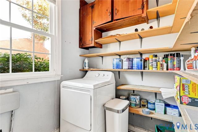 912 Forestview Dr, Colonial Heights, VA 23834