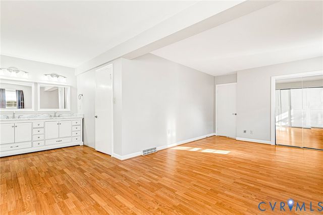 912 Forestview Dr, Colonial Heights, VA 23834