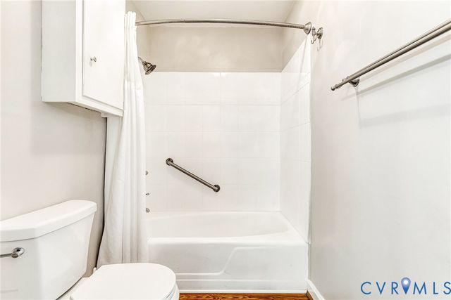 912 Forestview Dr, Colonial Heights, VA 23834