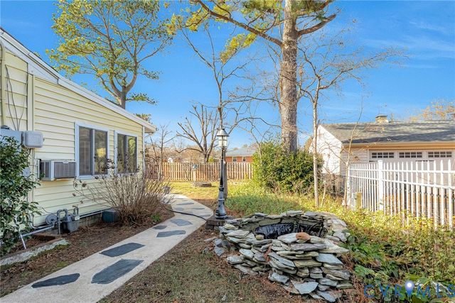 912 Forestview Dr, Colonial Heights, VA 23834