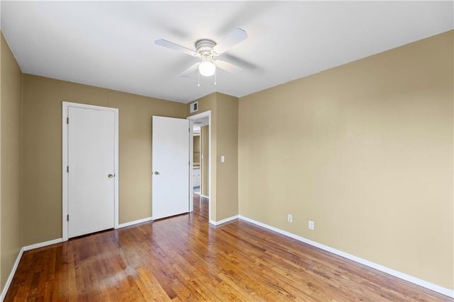 8221 Santa Fe Drive 8, Overland Park, KS 66204