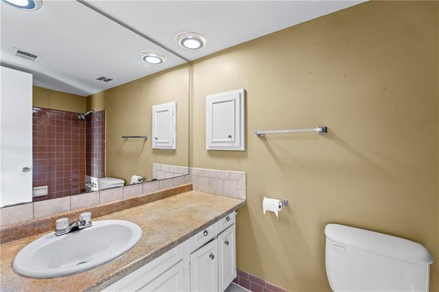 8221 Santa Fe Drive 8, Overland Park, KS 66204