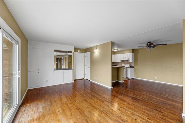 8221 Santa Fe Drive 8, Overland Park, KS 66204