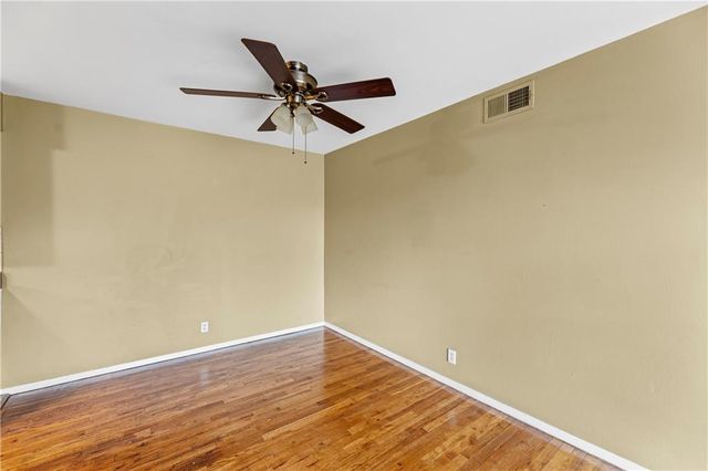 8221 Santa Fe Drive 8, Overland Park, KS 66204