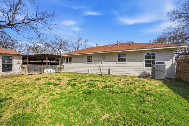 404 S 4th Street, Crandall, TX 75114