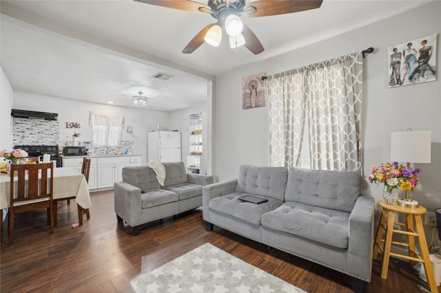 404 S 4th Street, Crandall, TX 75114