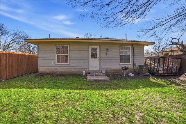 404 S 4th Street, Crandall, TX 75114