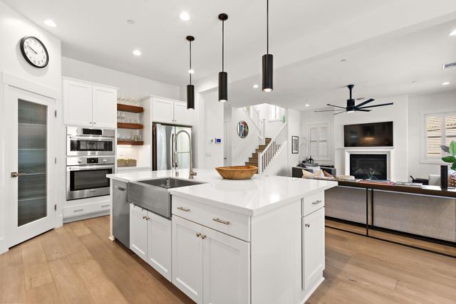 5201 F St, Sacramento, CA 95819