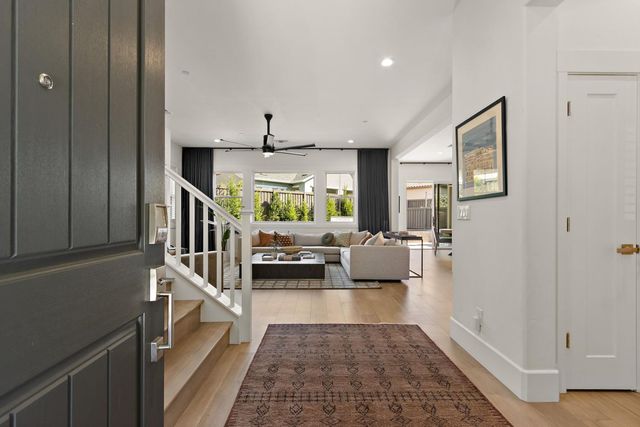 5201 F St, Sacramento, CA 95819