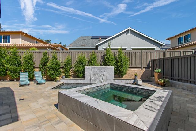 5201 F St, Sacramento, CA 95819