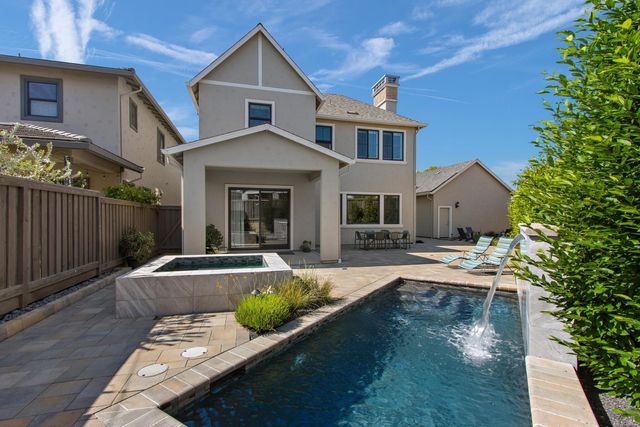 5201 F St, Sacramento, CA 95819