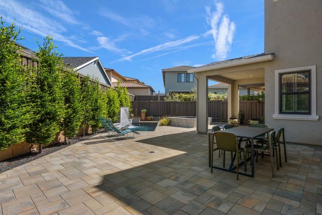 5201 F St, Sacramento, CA 95819
