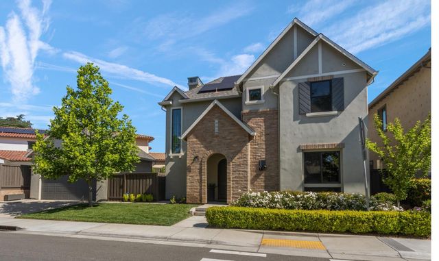5201 F St, Sacramento, CA 95819