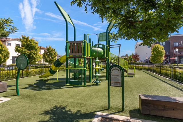 5201 F St, Sacramento, CA 95819