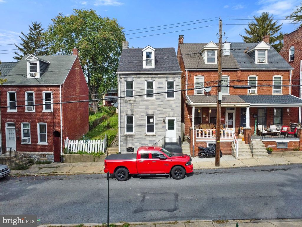 527 W VINE ST, Lancaster, PA 17603