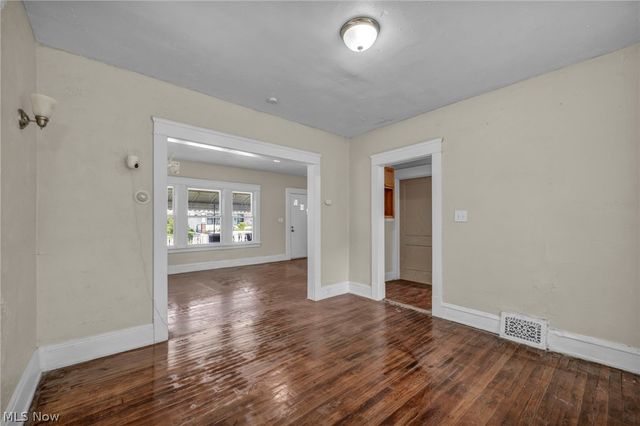 11714 Oakview Avenue, Cleveland, OH 44108