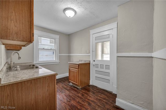 11714 Oakview Avenue, Cleveland, OH 44108