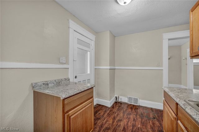 11714 Oakview Avenue, Cleveland, OH 44108