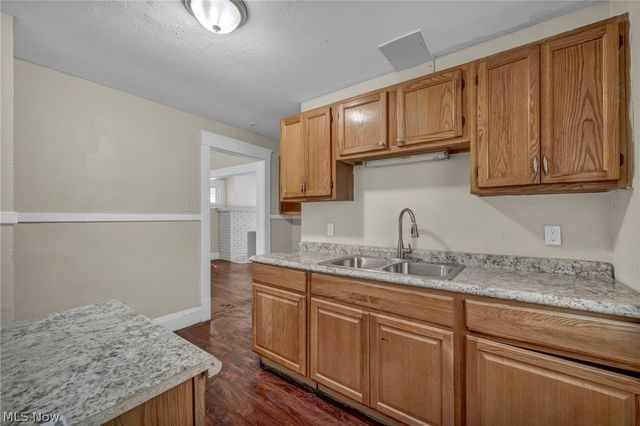 11714 Oakview Avenue, Cleveland, OH 44108
