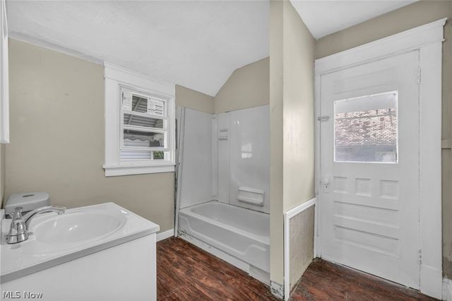 11714 Oakview Avenue, Cleveland, OH 44108