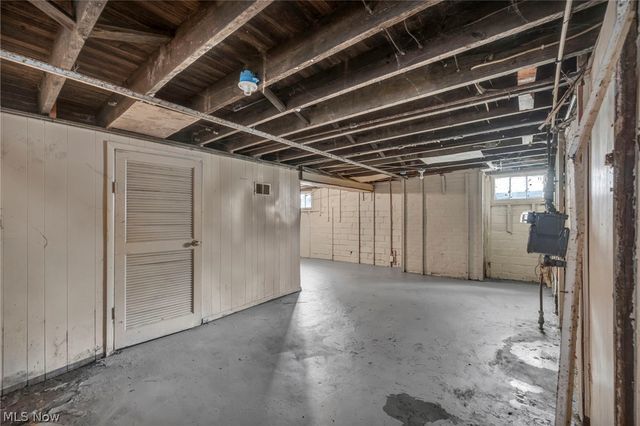 11714 Oakview Avenue, Cleveland, OH 44108