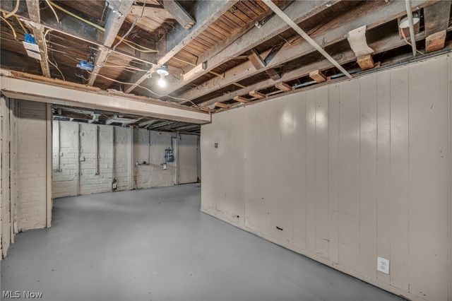 11714 Oakview Avenue, Cleveland, OH 44108
